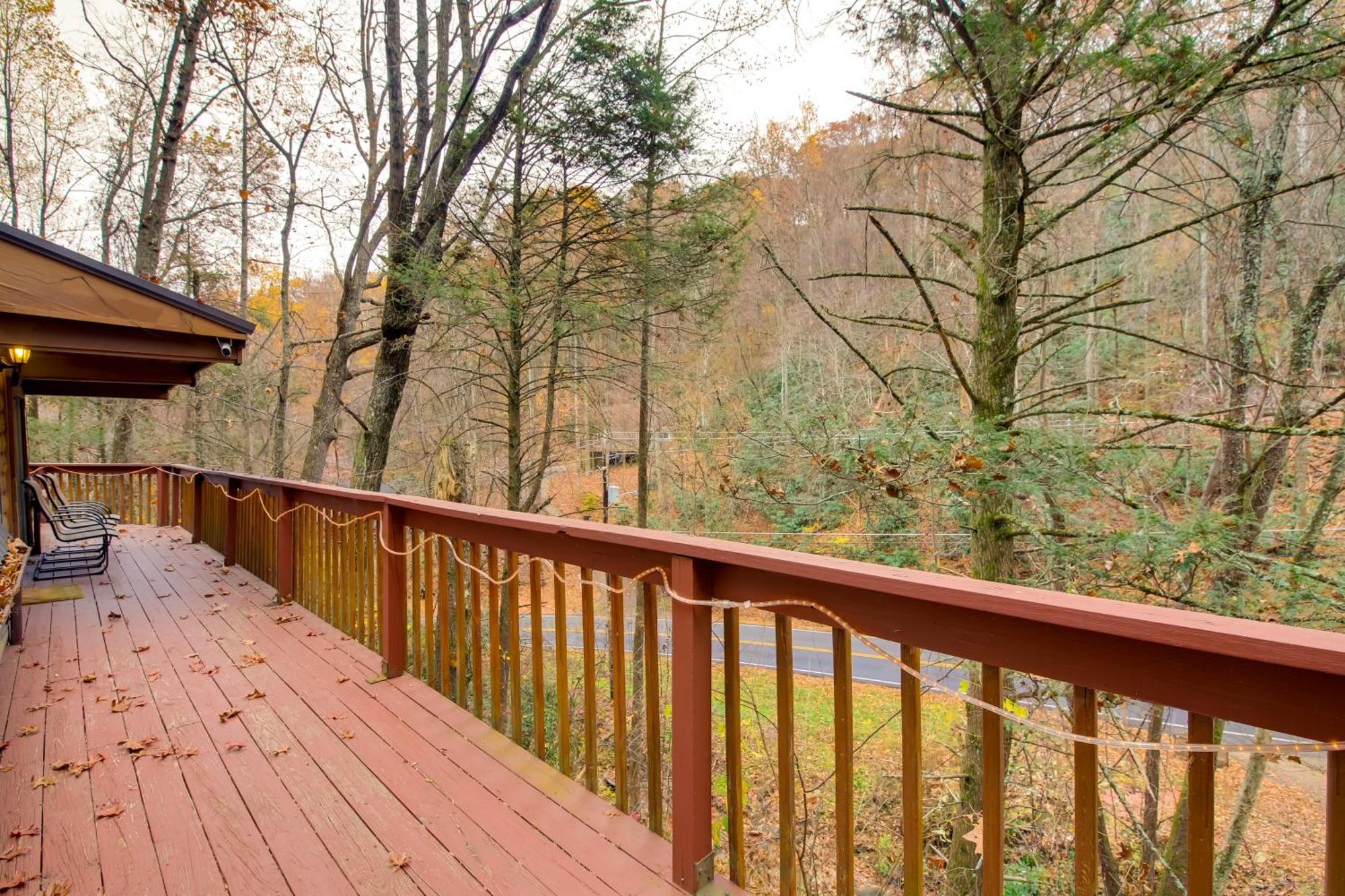 Gatlinburg A-Frame Home With Hot Tub Near Parkway エクステリア 写真