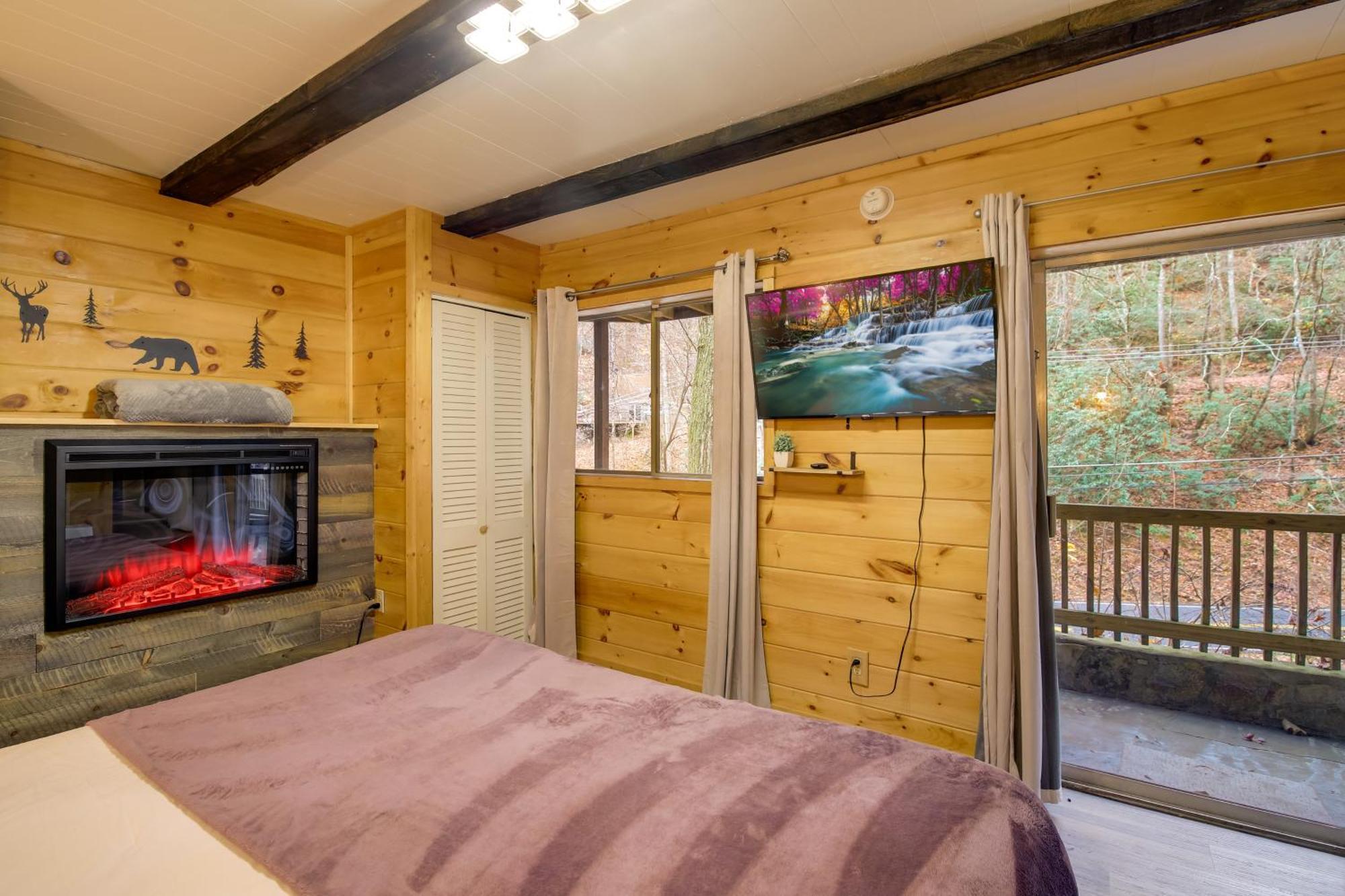 Gatlinburg A-Frame Home With Hot Tub Near Parkway エクステリア 写真