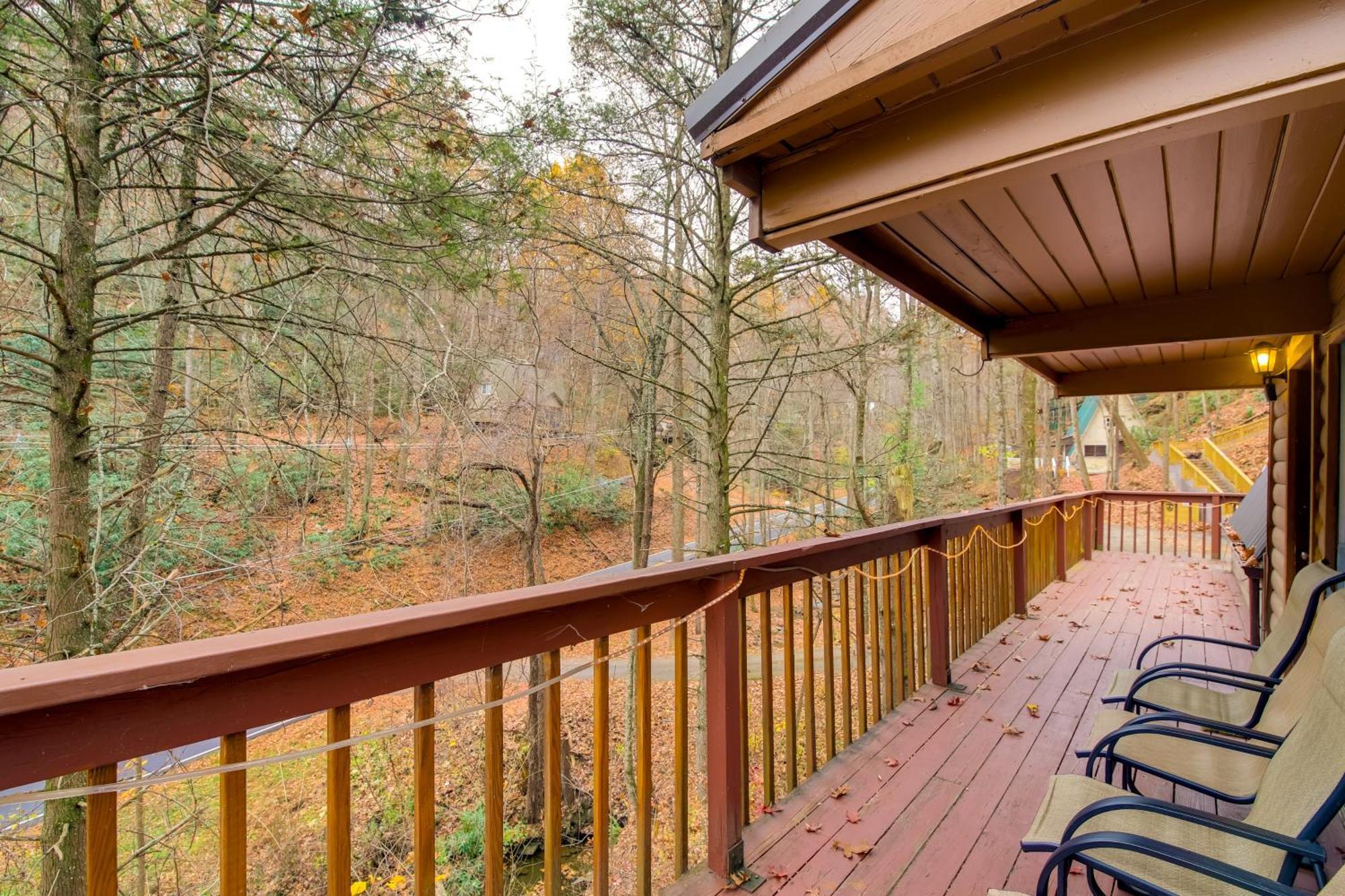 Gatlinburg A-Frame Home With Hot Tub Near Parkway エクステリア 写真