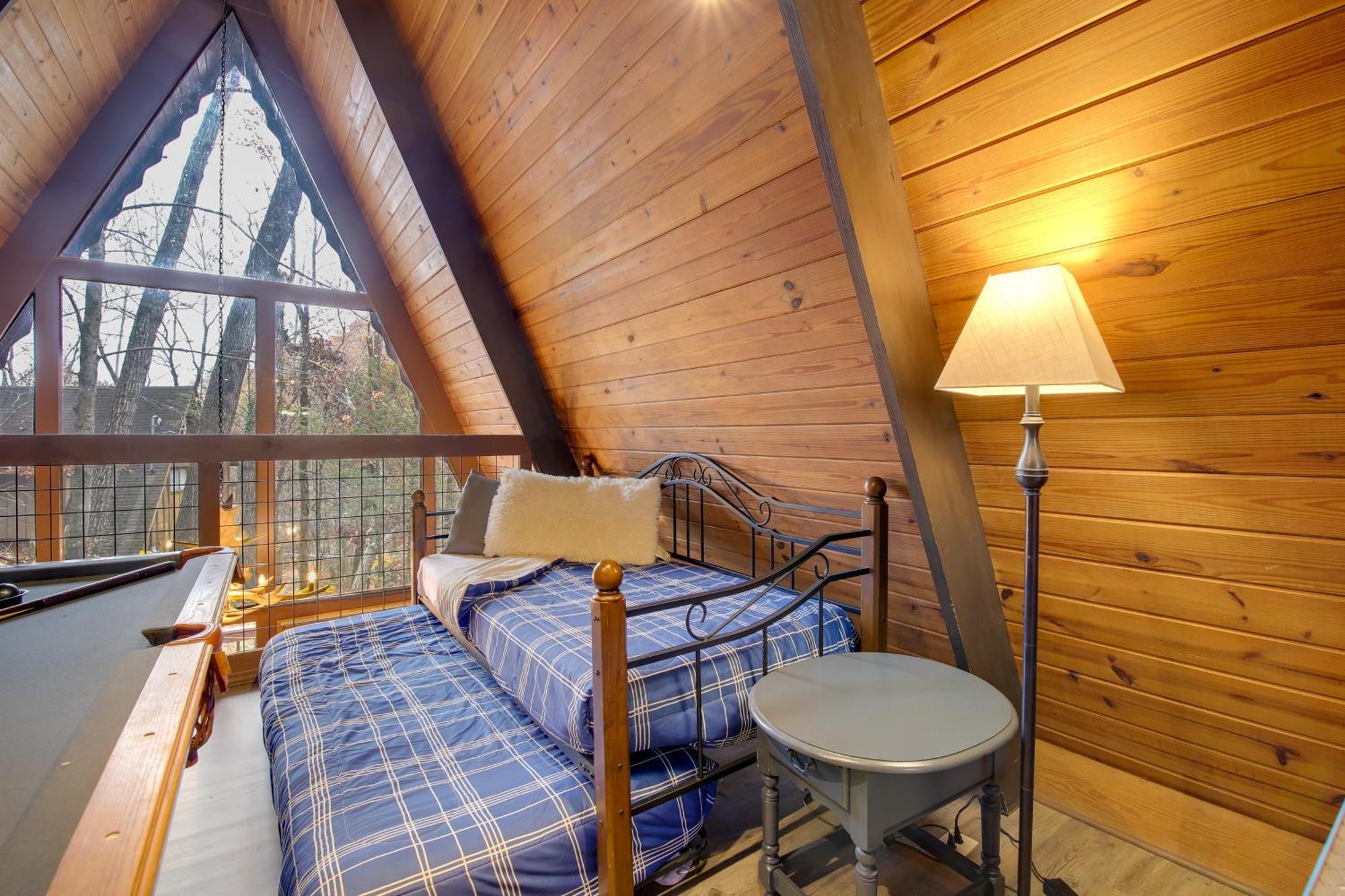 Gatlinburg A-Frame Home With Hot Tub Near Parkway エクステリア 写真