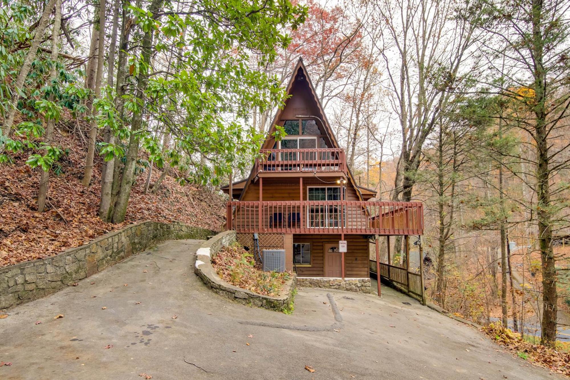 Gatlinburg A-Frame Home With Hot Tub Near Parkway エクステリア 写真